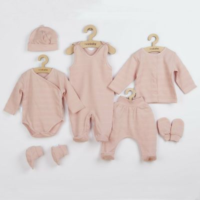 Set 7 piese, New Baby, Include body cu maneca lunga, bluza, pantalonasi cu botosei, salopeta fara maneci, caciulita, manusi, botosei, Marime 56, Din bumbac 100%, I am Pink BYN49099