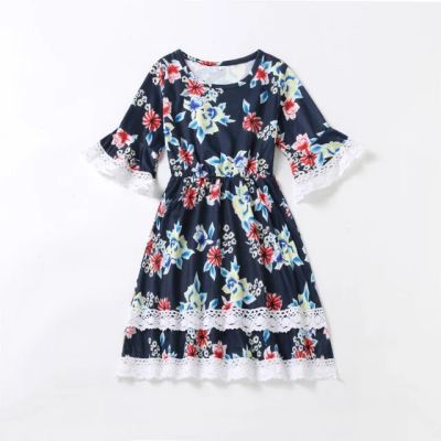 Rochiță bleumarin pentru fetițe cu imprimeu floral și mâneci cu dantelă ad9196-fiica