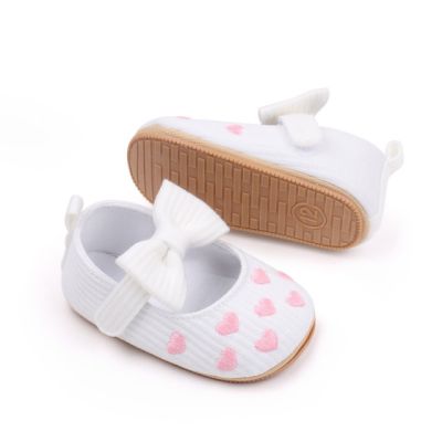 Pantofiori albi cu inimioare roz mbbls3076-4-p01