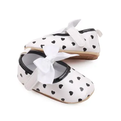 Pantofiori eleganti albi cu inimioare negre csbh3103-4-va7