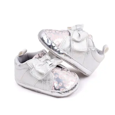 Pantofiori argintii cu imprimeu si fundita csbhx3062-3-va18