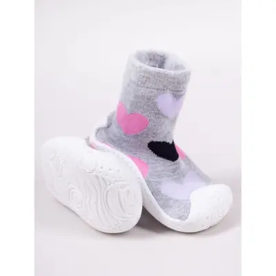 Mocasini pentru copii cu talpă antiderapantă &ndash; design inimioare roz și negre pe fond gri obg-0010c