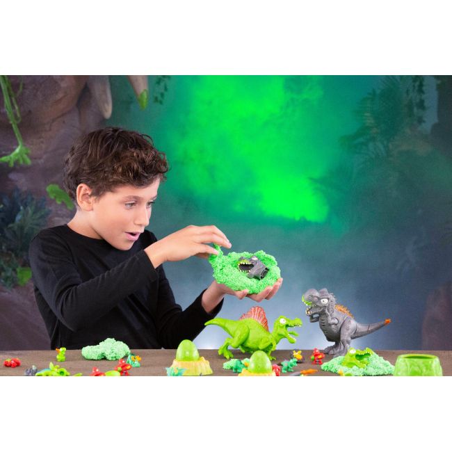 Smashers - Mega Ou surpriza cu peste 26 accesorii, Dino Jurassic Light-Up BKF74108