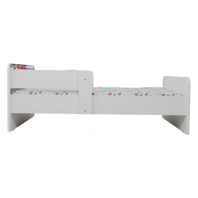 Pat Copii 2-16 ani Cars 2 Cu Paravane Dubla Protectie si Cu Saltea SafeNest 180x80 Cm Ptv7005