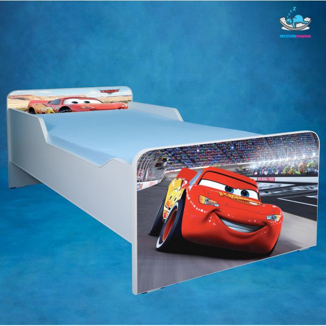 Pat pentru copii 2-8 ani Cars, cu saltea inclusa de 140x70 Cm Ptv3562