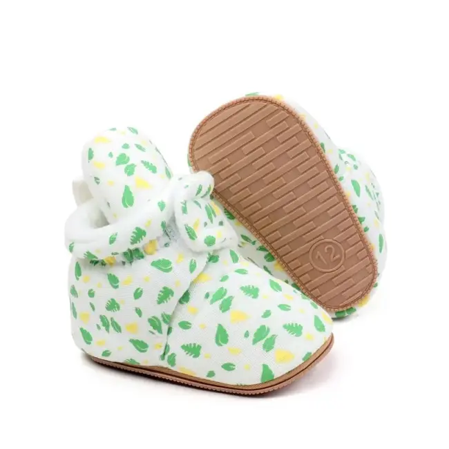 Cizmulite albe cu imprimeu verde si galben chbmb4195-2-ci2