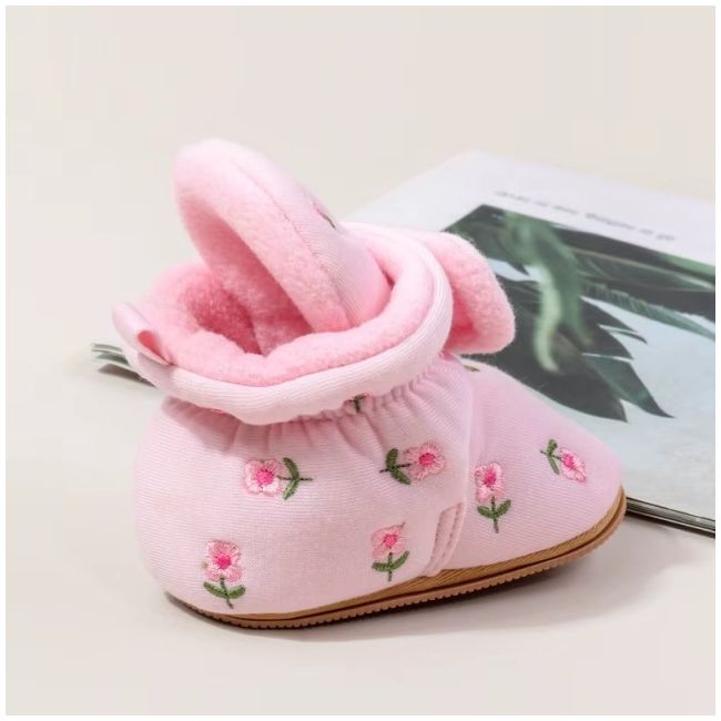 Cizmulite pentru bebelusi, roz, cu broderie florala si interior captusit moale mbbmb4197-1-ci3