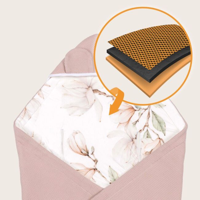 Paturica de infasat, Lionelo, Pentru scoica auto, carucior si landou, Cu multiple utilizari, Cu inchidere arici velcro, Dimensiune 90x90 cm, Din bumbac, TOG 2.5, 12-18 luni, Bej BYNLO-TRAVEL_SWADDLE_BLANKET_BEIGE_MAGNOLIA