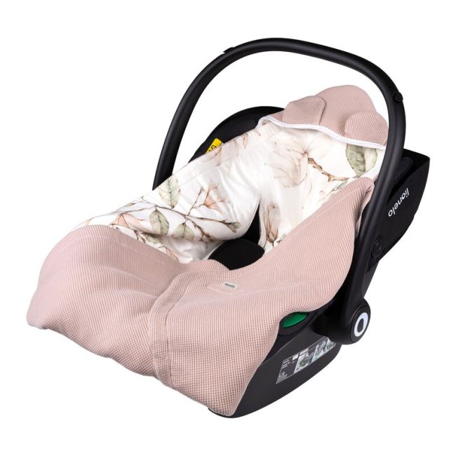 Paturica de infasat, Lionelo, Pentru scoica auto, carucior si landou, Cu multiple utilizari, Cu inchidere arici velcro, Dimensiune 90x90 cm, Din bumbac, TOG 2.5, 12-18 luni, Bej BYNLO-TRAVEL_SWADDLE_BLANKET_BEIGE_MAGNOLIA
