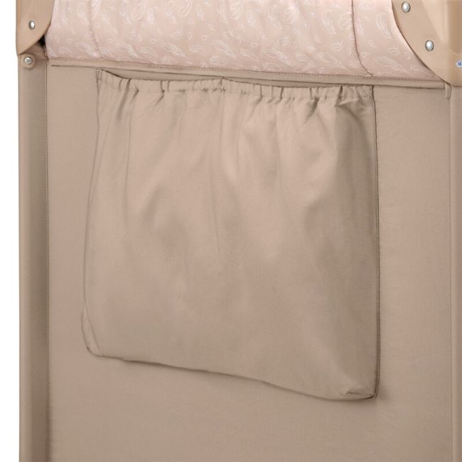 Patut pliant, Lionelo, Jasmin Easy Fold, Pana la 15 kg, Usor de pliat, Cu doua nivele, Cu saltea ergonomica T25, Cu intrare laterala cu fermoar, 2 roti cu frana, 120 x 60 cm, Conform cu EN 716, 0-36 luni, Bej BYNLO-JASMIN_EASY_FOLD_BEIGE_SAND