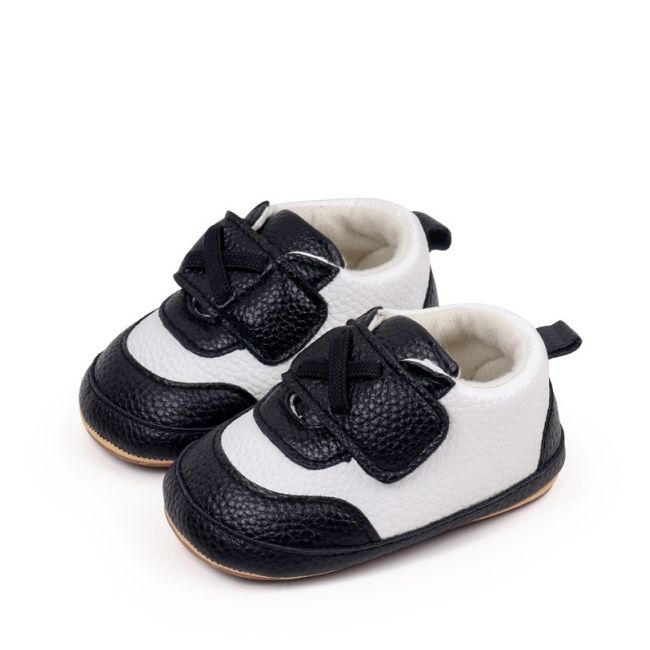 Pantofiori bebelusi alb si negru, cu talpa antiderapanta si design elegant chbnb4219-2-va7