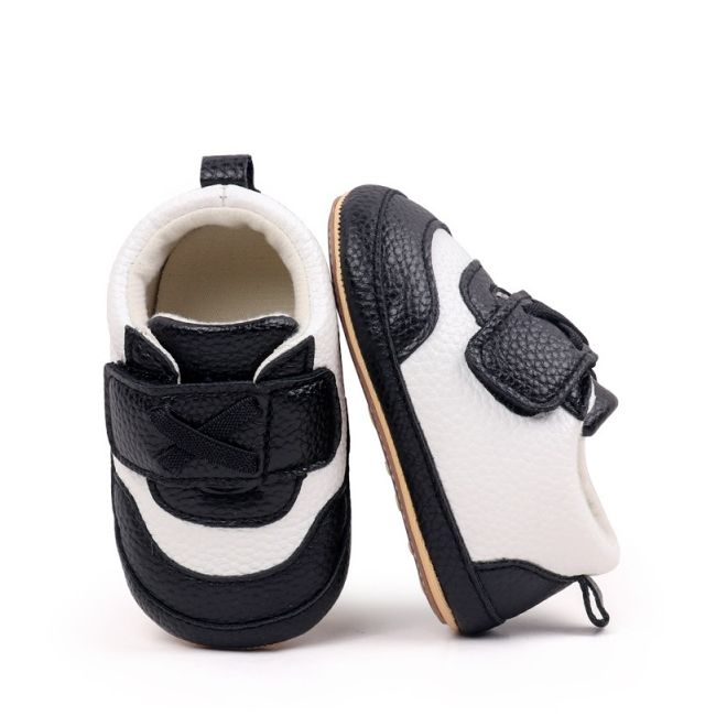 Pantofiori bebelusi alb si negru, cu talpa antiderapanta si design elegant chbnb4219-2-va7