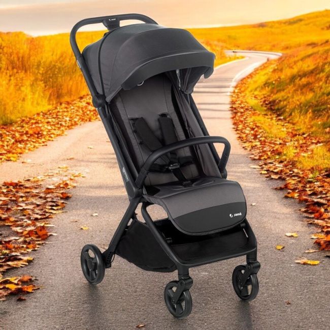 Carucior sport, Jane, Clap, Sistem compact de pliere care permite transportul caruciorului la bordul aeronavei, Cadru din aluminium, De la nastere pana la 26Kg, Conform cu standardul european EN 1888-2:2018+A1:2023, Coal BYN8420421091289