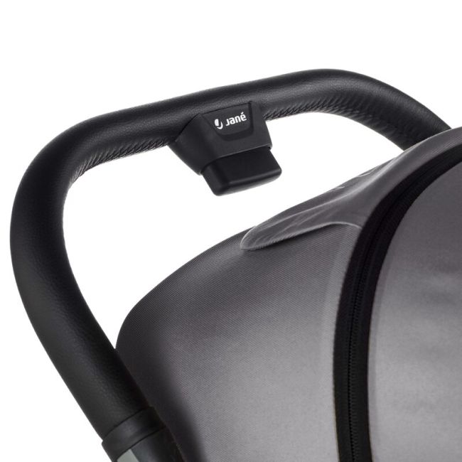 Carucior sport, Jane, Clap, Sistem compact de pliere care permite transportul caruciorului la bordul aeronavei, Cadru din aluminium, De la nastere pana la 26Kg, Conform cu standardul european EN 1888-2:2018+A1:2023, Coal BYN8420421091289