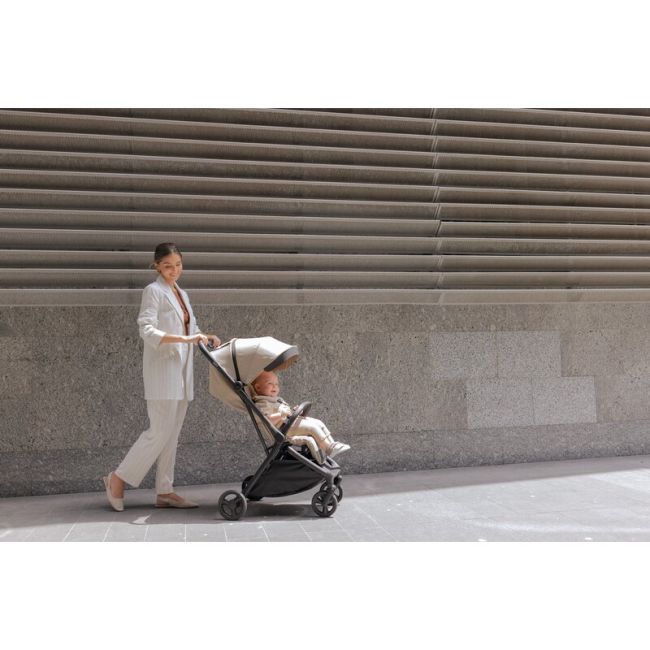 Carucior sport, Jane, Clap, Sistem compact de pliere care permite transportul caruciorului la bordul aeronavei, Cadru din aluminium, De la nastere pana la 26Kg, Conform cu standardul european EN 1888-2:2018+A1:2023, Desert BYN8420421092019