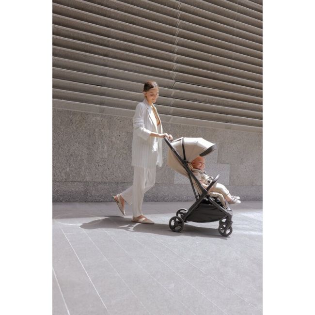 Carucior sport, Jane, Clap, Sistem compact de pliere care permite transportul caruciorului la bordul aeronavei, Cadru din aluminium, De la nastere pana la 26Kg, Conform cu standardul european EN 1888-2:2018+A1:2023, Desert BYN8420421092019