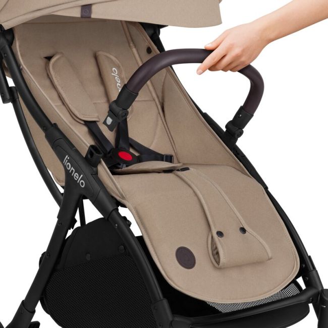 Carucior sport, Lionelo, Julie One, De la nastere, Greutate redusa, Cu accesorii, Cadru din aluminiu, 0-22 kg, Pliere compacta pentru avion, Conform cu standardele europene de securitate EN1888-1 si EN1888-2, Bej BYNLO-JULIE_ONE_BEIGE_SAND