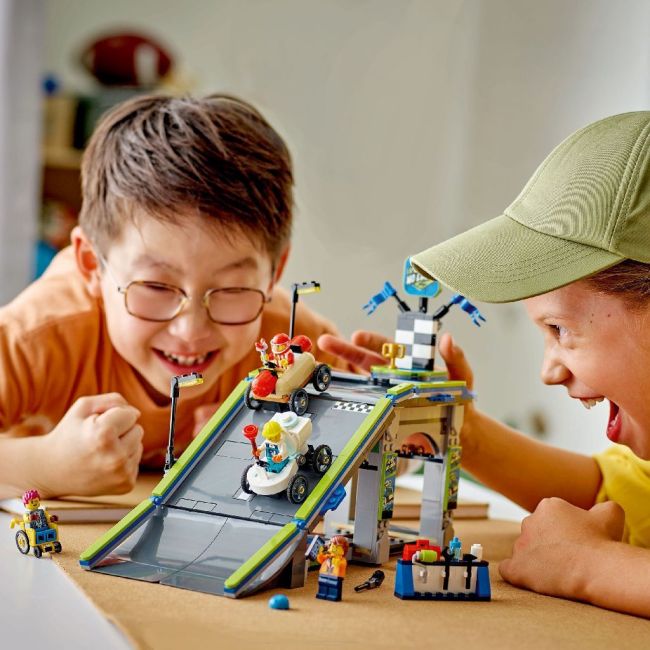 LEGO CITY FARA LIMITE: RAMPA PENTRU CURSE DE MASINI 60460 VIVLEGO60460
