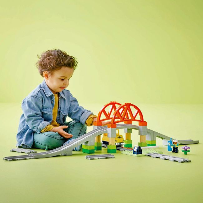 LEGO DUPLO SET DE EXTINDERE POD CU SINE DE CALE FERATA 10426 VIVLEGO10426