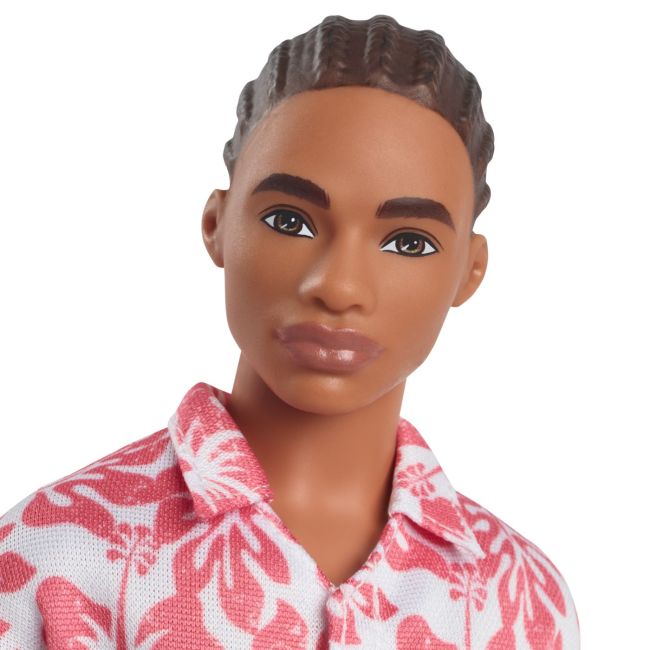 BARBIE PAPUSA BAIAT FASHIONISTAS IN SALOPETA STIL HAWAIAN SI SANDALE VERZI VIVMTDWK44_HYT99
