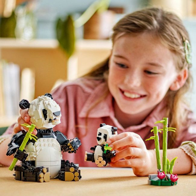 LEGO CREATOR ANIMALE SALBATICE: FAMILIA DE URSI PANDA 31165 VIVLEGO31165
