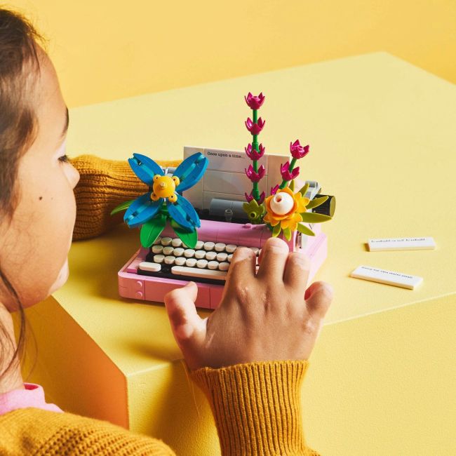 LEGO CREATOR MASINA DE SCRIS CU FLORI 31169 VIVLEGO31169