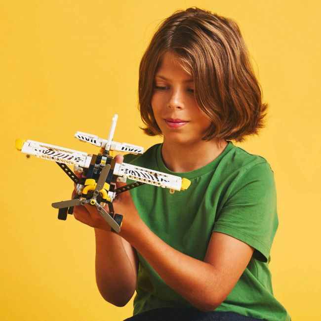 LEGO TECHNIC AVION PENTRU ZONE GREU ACCESIBILE 42198 VIVLEGO42198