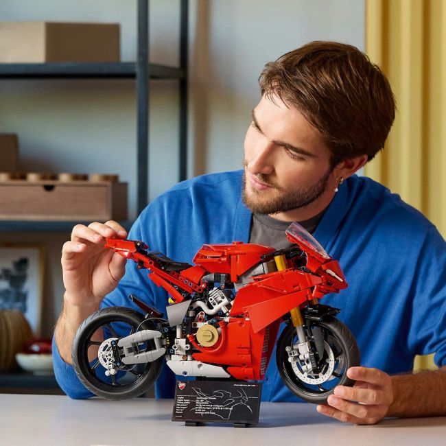 LEGO TECHNIC MOTOCICLETA DUCATI PANIGALE V4 S 42202 VIVLEGO42202