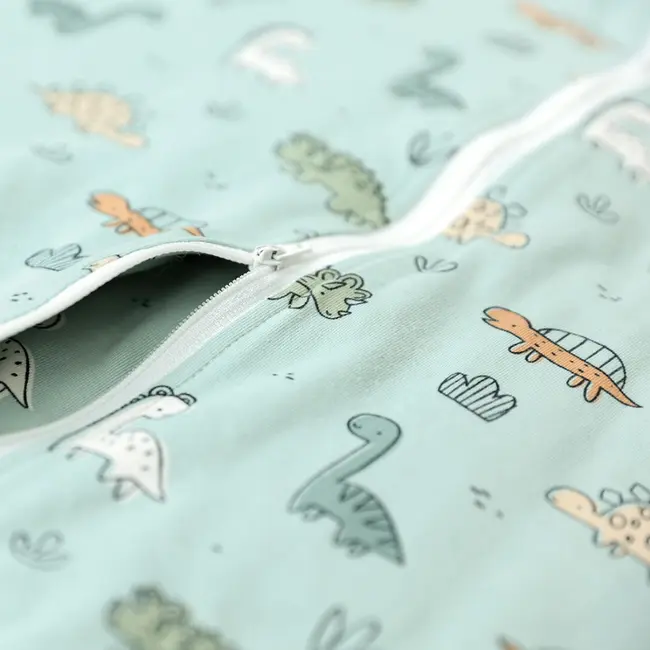 Sac de dormit cu picioruse, Dino Adventure, 70 cm, 0.4/0.5 tog KDESDPDA7000