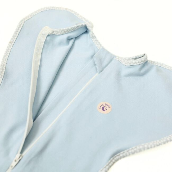 Sac de dormit nou-nascut Swaddle First Sleep Blue Skies, 60 cm, 1 tog KDEFSBS01