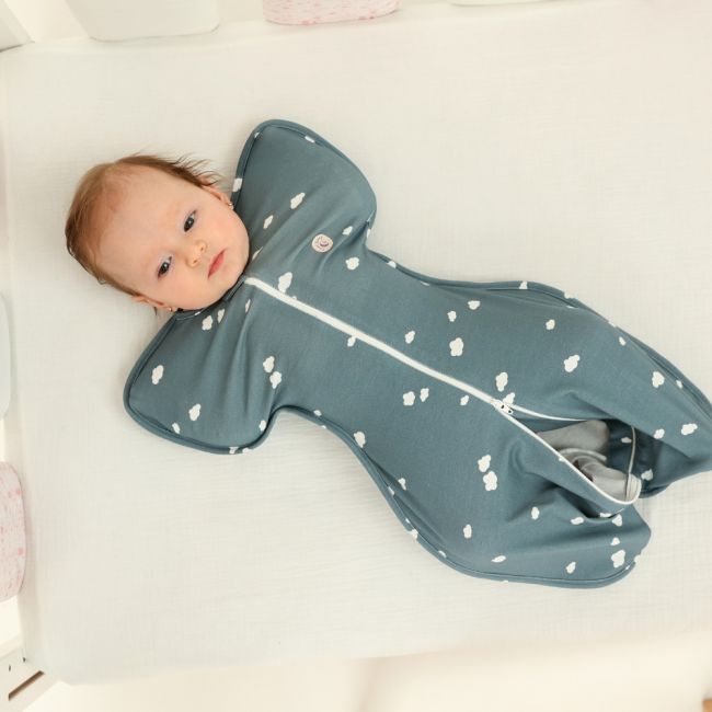 Sac de dormit nou-nascut Swaddle First Sleep Cloudy Dreams, 60 cm, 0.5 tog KDEFSCD00