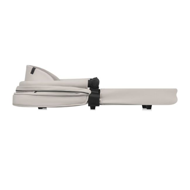 Carucior 2 in 1, Lionelo, Amber Plus, Cadru aluminiu, Cu landou intarit si salteluta moale, Reversibil, Maner ajustabil, Cu accesorii, Cu ventilatie panoramica 3D, Pana la 22 kg, EN1888-1, EN1888-2, EN1466, Bej BYNLO-AMBER_PLUS_2IN1_BEIGE_SAND