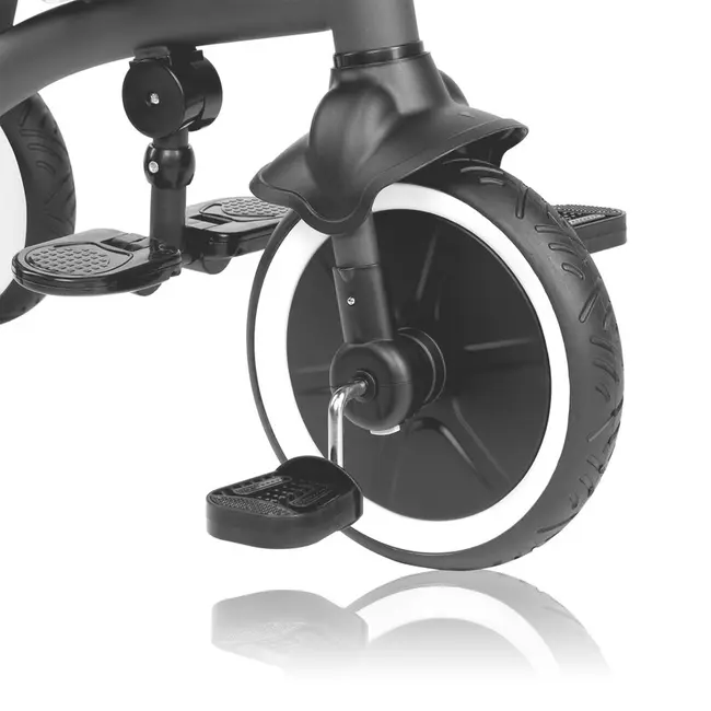 Tricicleta copii, Lionelo, Tris Plus, Ultrapliabila, Multifunctionala, Pana la 25 kg, Inclinare spatar in fata si in spate, Suport picioare, Control al directiei, Scaun reversibil, Rotire 360 grade, Conform cu EN71, 9 luni-5 ani, Bej BYNLO-TRIS_PLUS_BEIGE