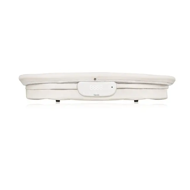 Patut balansoar, Lionelo, Coral, Cu landou ergonomic detasabil, Functie de balansare integrata, Functie de cantar, Sunete si cantece de leagan, Cu roti, Panou tactil sau telecomanda, 0-9 kg, EN 1130:2019+AC:2020,EN 16890:2017+A1:2021, Alb BYNLO-Coral_Whit