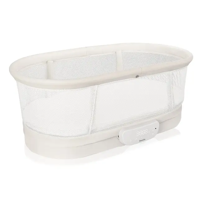 Patut balansoar, Lionelo, Coral, Cu landou ergonomic detasabil, Functie de balansare integrata, Functie de cantar, Sunete si cantece de leagan, Cu roti, Panou tactil sau telecomanda, 0-9 kg, EN 1130:2019+AC:2020,EN 16890:2017+A1:2021, Alb BYNLO-Coral_Whit