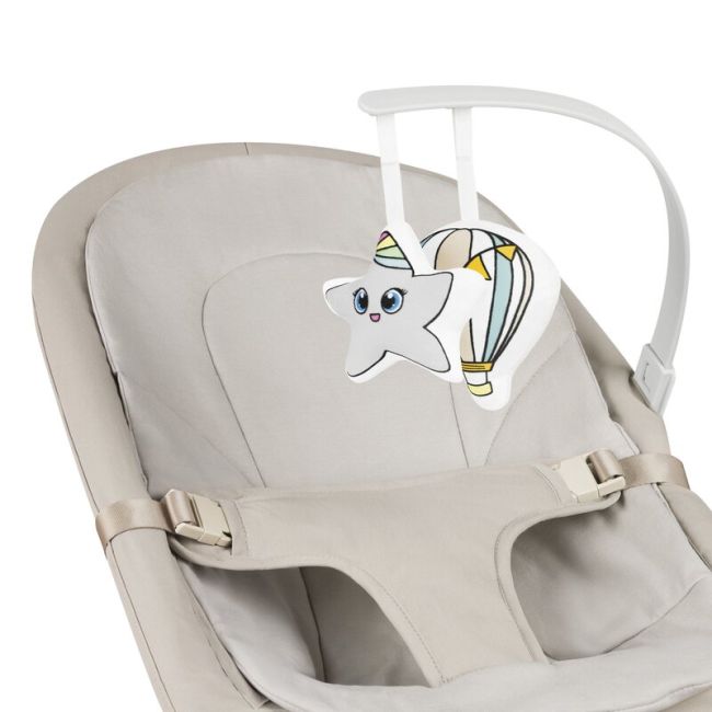 Fotoliu balansoar, Lionelo, Lilac, Cu arcada cu jucarii, Ergonomic, Reglare spatar in 3 pozitii, Pernuta moale invelita in tesatura de bambus, Pliabil, 0-6 luni, Bej BYNLO-LILAC_BEIGE_SAND