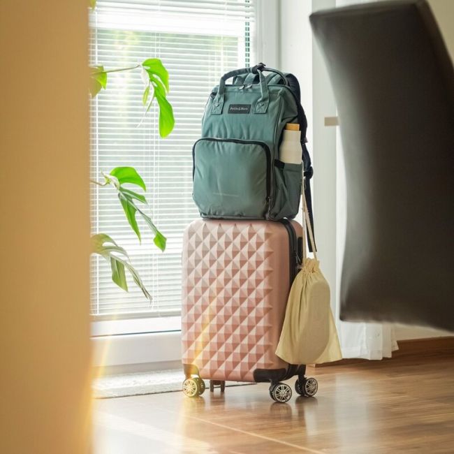 Rucsac pentru mamici, Petite&Mars, Jack, Cu 11 compartimente, Cu buzunare termice, Saltea de infasat inclusa, 30 x 42 x 15 cm, Misty Green BYN507817
