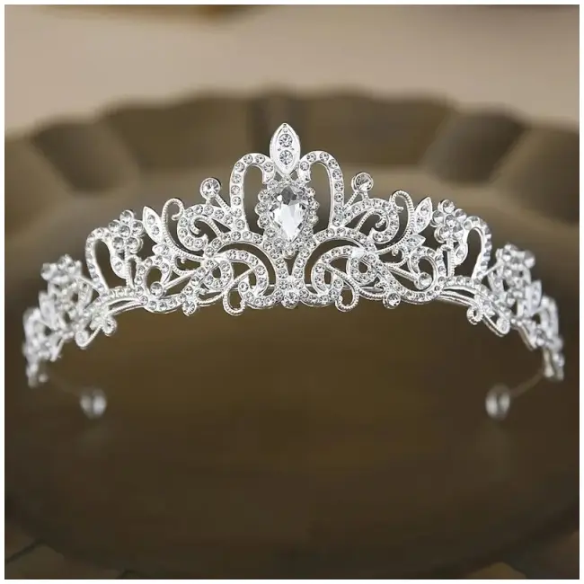 Diadema eleganta cu design regal si strasuri stralucitoare mdtuc13