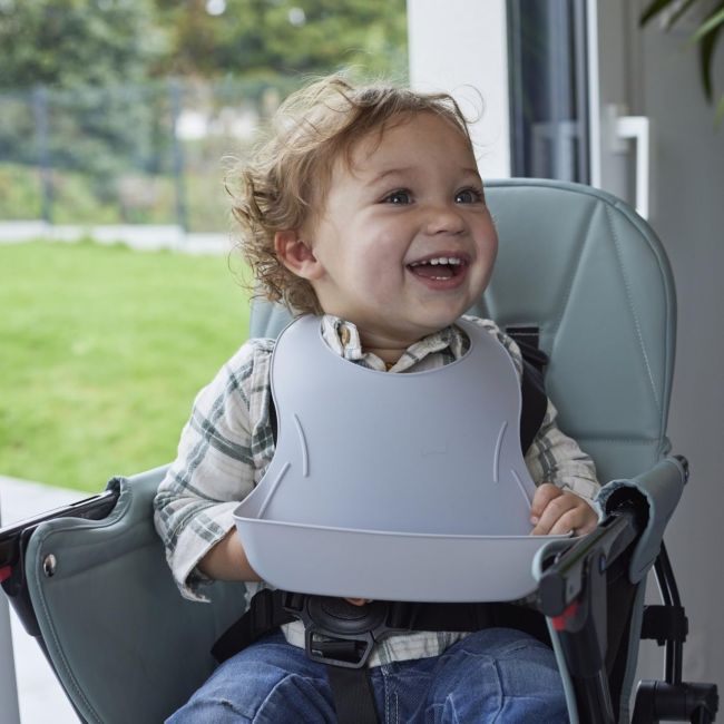 THERMOBABY Baveta pentru bebelusi cu sistem colector al hranei GRIS CHARME DNBTHE158029