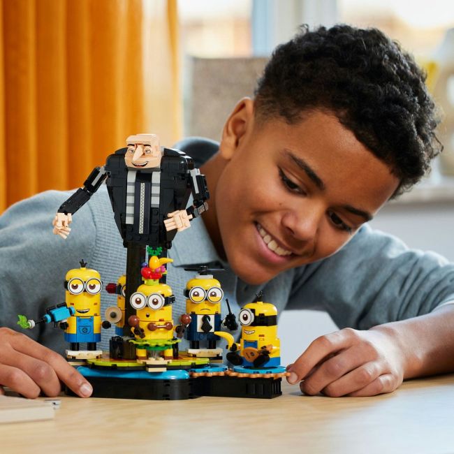 LEGO DESPICABLE ME4 GRU SI MINIONII DIN CARAMIZI 75582 VIVLEGO75582