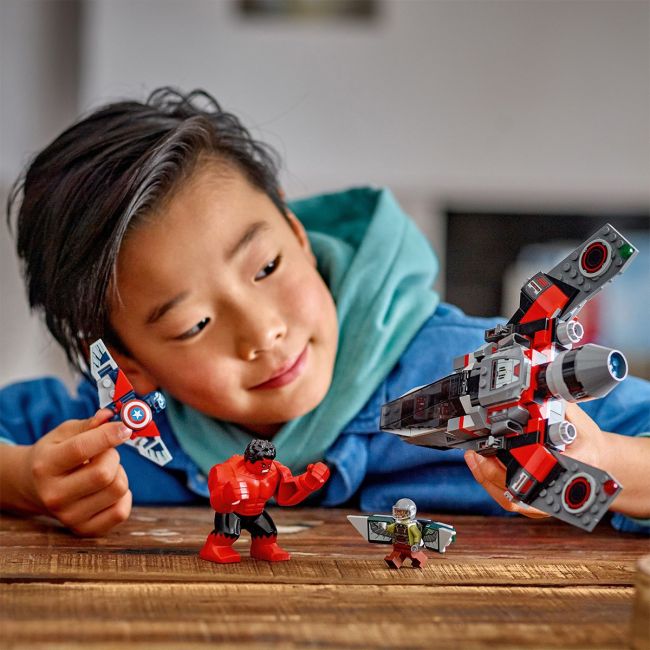 LEGO MARVEL SUPER HEROES BATALIA DINTRE CAPITANUL AMERICA SI HULK ROSU 76292 VIVLEGO76292