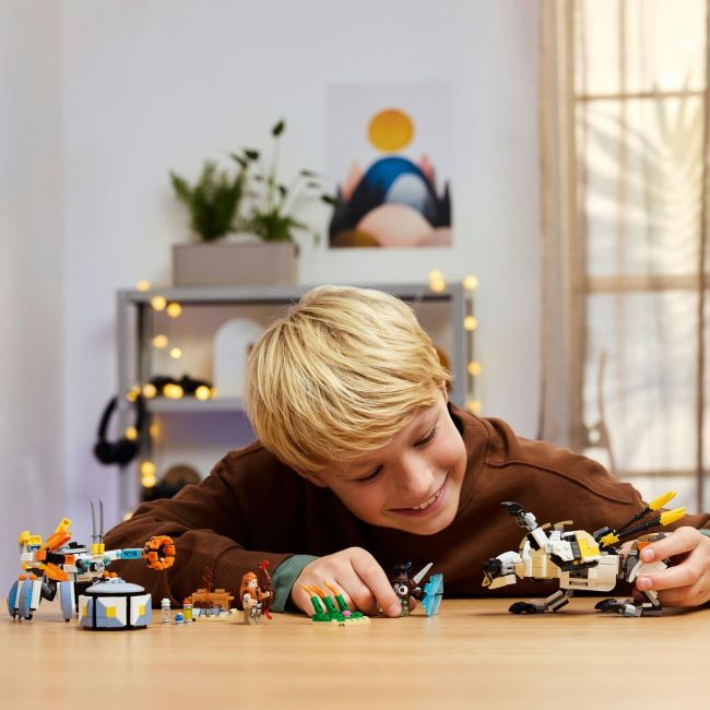 LEGO HORIZON ADVENTURES ALOY SI VARL VS SHELL WALKER SI SAWTOOTH 77037 VIVLEGO77037