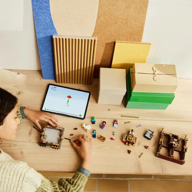 LEGO MINECRAFT RING DE LUPTA LA CONACUL DIN PADURE 21272 VIVLEGO21272