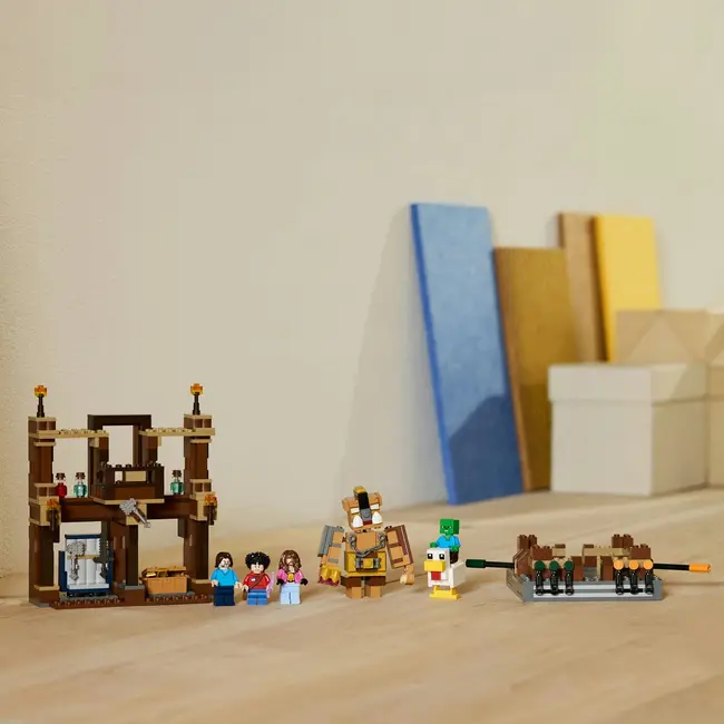 LEGO MINECRAFT RING DE LUPTA LA CONACUL DIN PADURE 21272 VIVLEGO21272