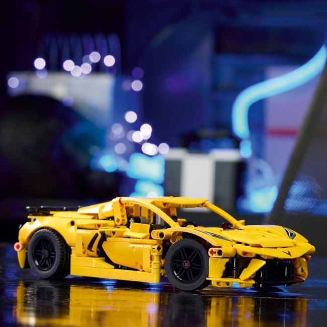 LEGO TECHNIC CHEVROLET CORVETTE STINGRAY 42205 VIVLEGO42205