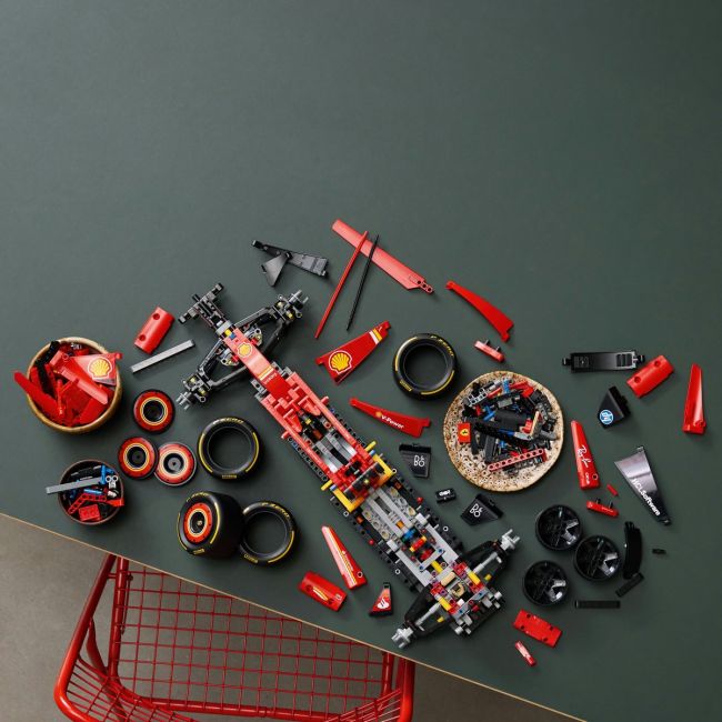LEGO TECHNIC MASINA F1 FERRARI SF-24 42207 VIVLEGO42207