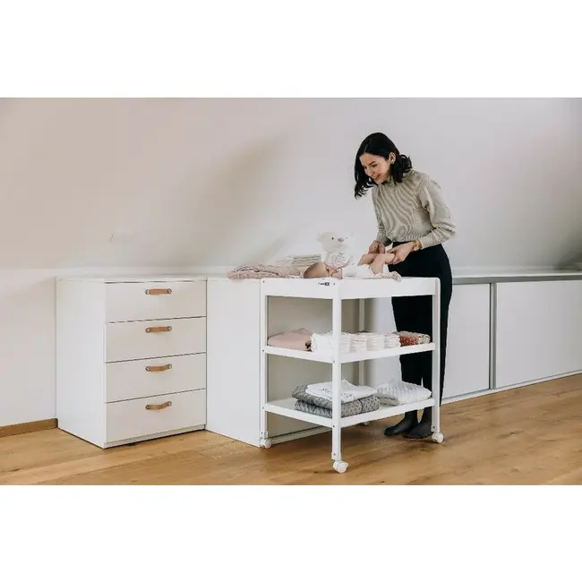 Masuta de infasat, FreeON, Mila, Din lemn, Cu 4 roti pentru transport facil, Cu 3 suprafete de depozitare, 76x54x86 cm, White BYN82702