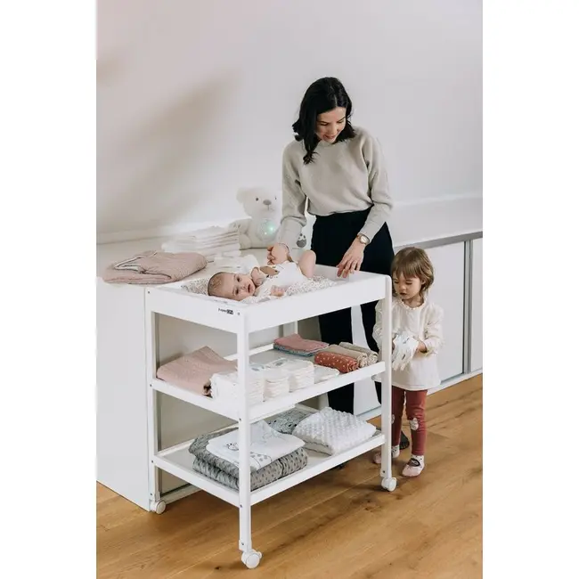 Masuta de infasat, FreeON, Mila, Din lemn, Cu 4 roti pentru transport facil, Cu 3 suprafete de depozitare, 76x54x86 cm, White BYN82702