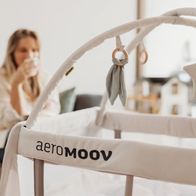 Aeromoov, Arcada de jucarii, pentru patut pliant de calatori, White Sand TNAATC-PLAY-WS