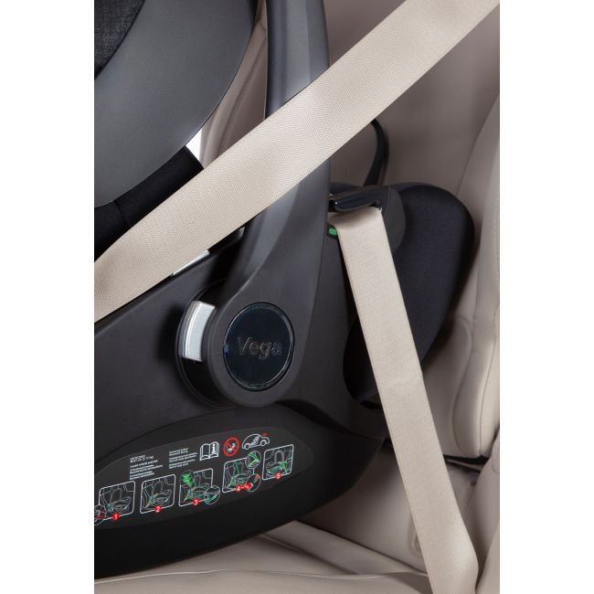 Scaun auto cu inclinare reglabila grupa 0+ Carrello VEGA 40-87 cm I-Size Absolute Black PMICCRL-14101-ABBLACK